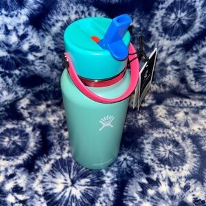 Hydro Flask Teal 32oz Bottle NWT